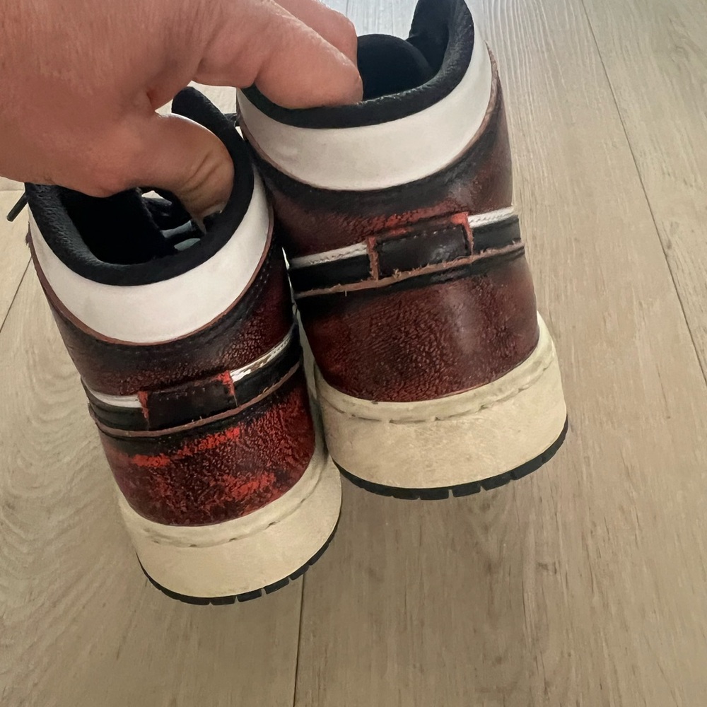 Air Jordan 1Mid SE - Picture 5 of 11